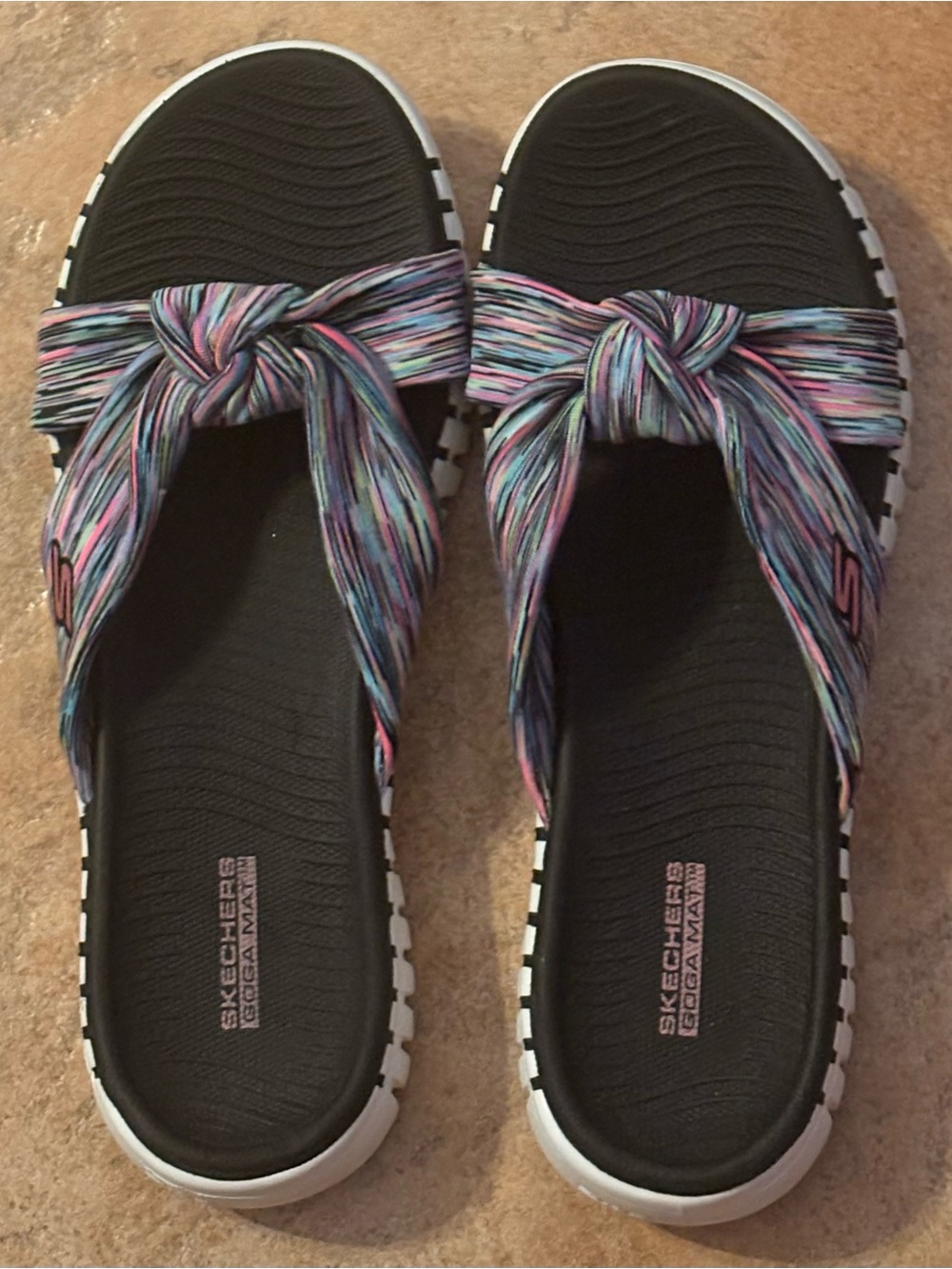 Skechers Goga Mat Sandals/ Slides Size 9 NWOT